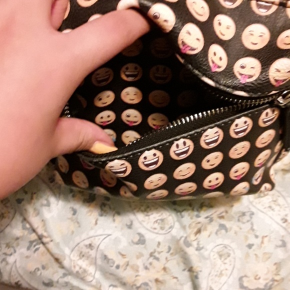 Mini emoji backpack bag - Picture 4 of 4